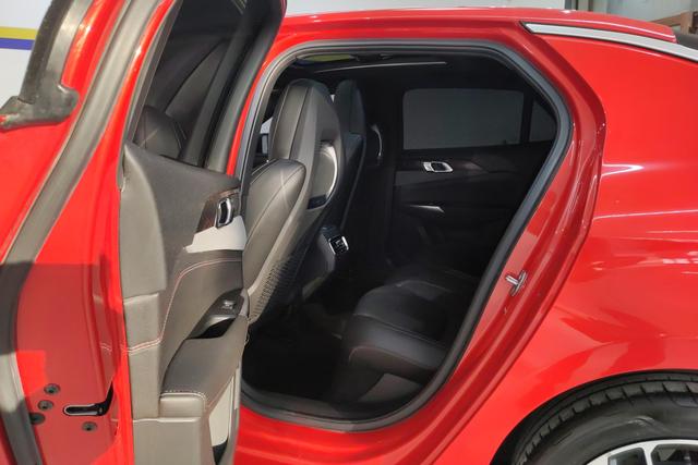 Lynk 03 2020 Красный из Китая