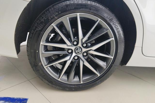 Toyota Camry id 3782348 из Китая 16