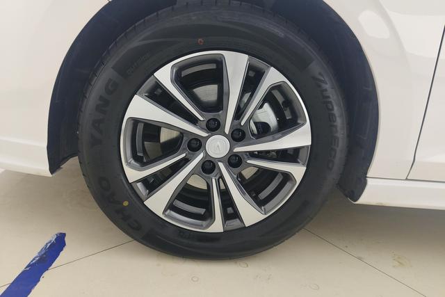 Changan Eado 2025 PLUS 1.4 T DCT — фото 9