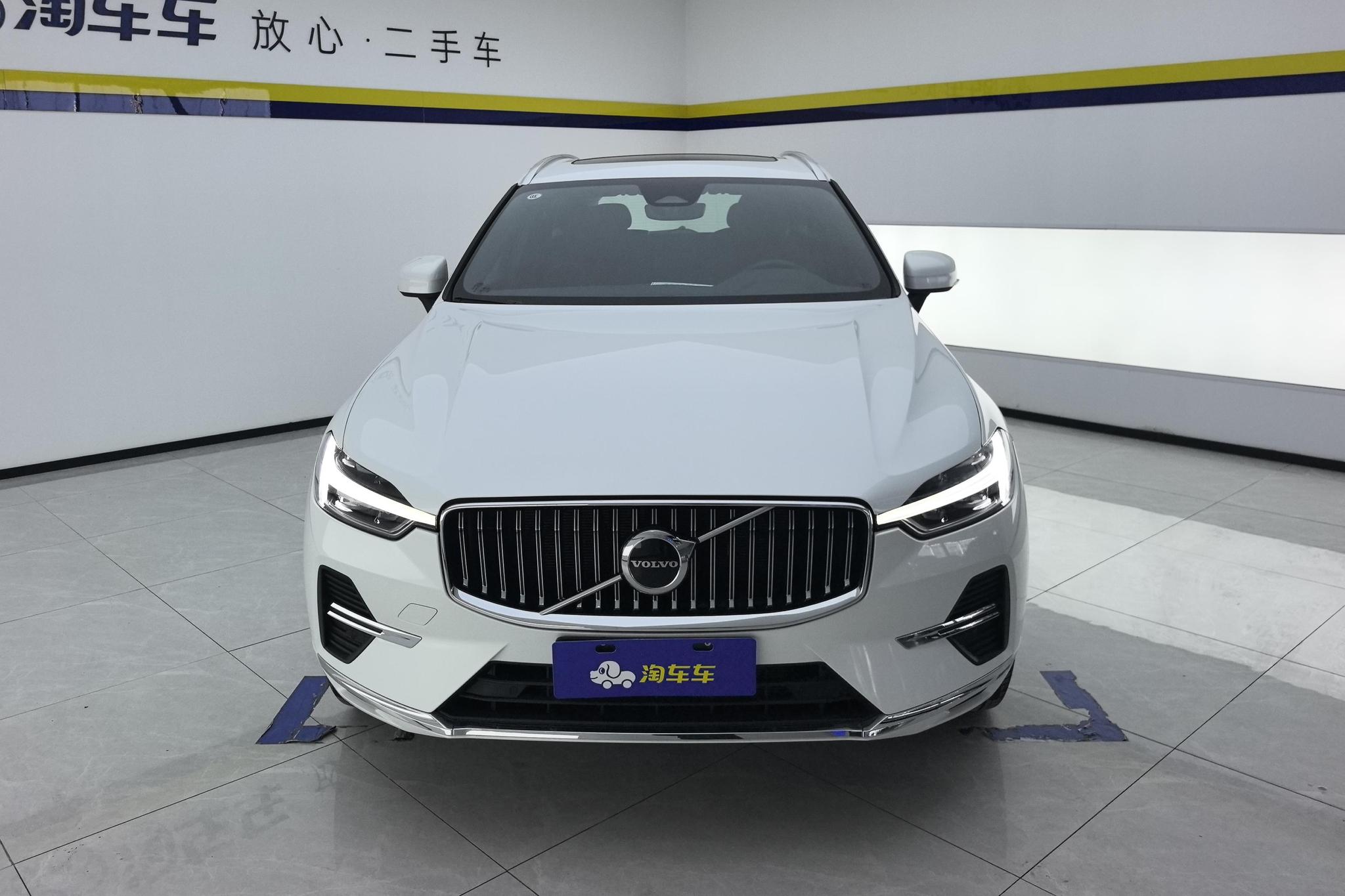 Volvo XC60 2025 B5 Luxury