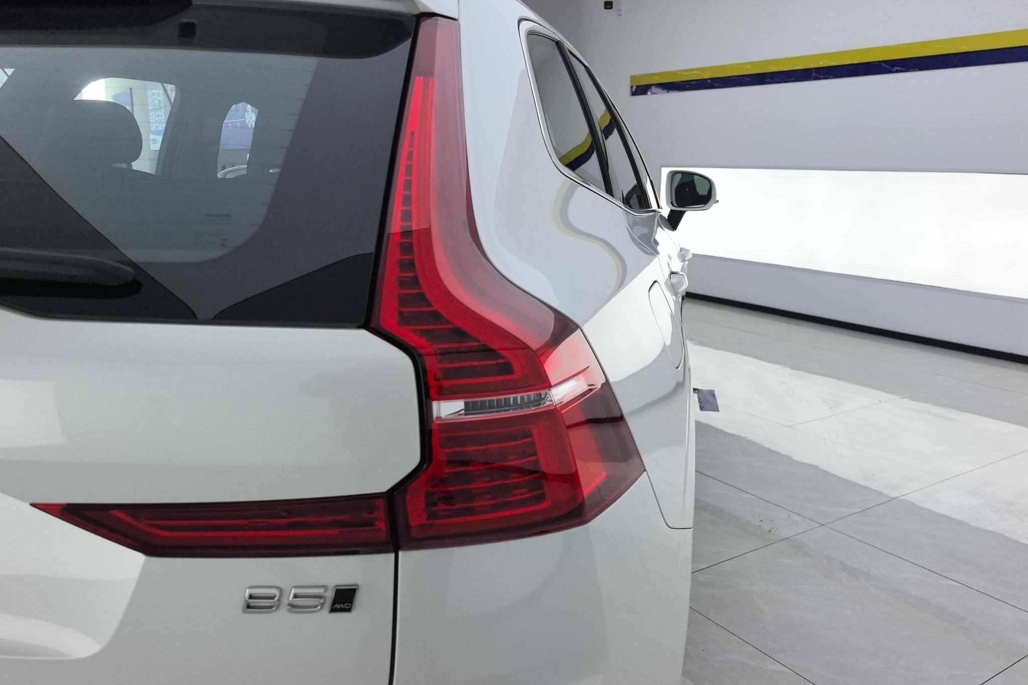 Volvo XC60 2025 B5 Luxury