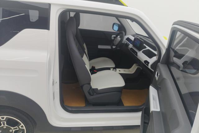 Geely Galaxy panda 2024 Белый из Китая