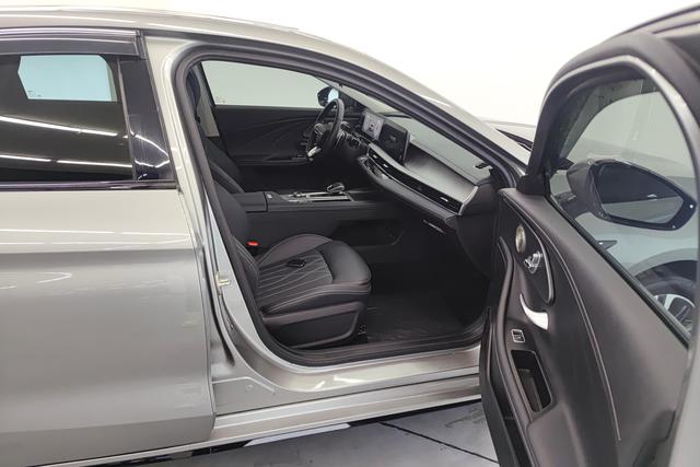 Chery Arrizo 8 2024 2.0 T DCT — фото 16