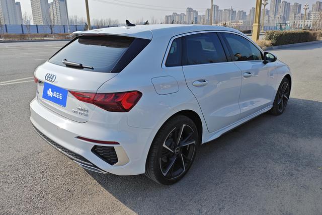 Audi A3 2023 Sportback 35 TFSI Sport — фото 3