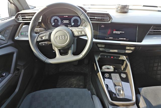 Audi A3 2023 Sportback 35 TFSI Sport — фото 14