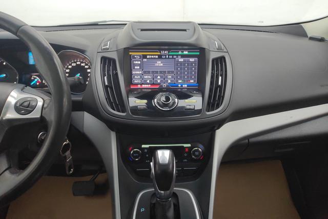 Ford Kuga 2015 1.5 L GTDi 2 WD — фото 13