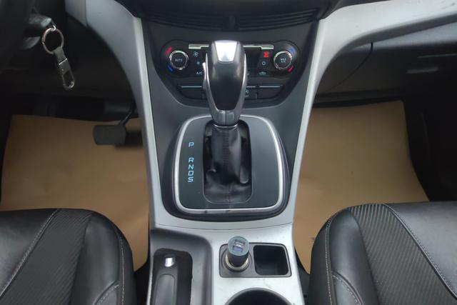 Ford Kuga 2015 1.5 L GTDi 2 WD — фото 15