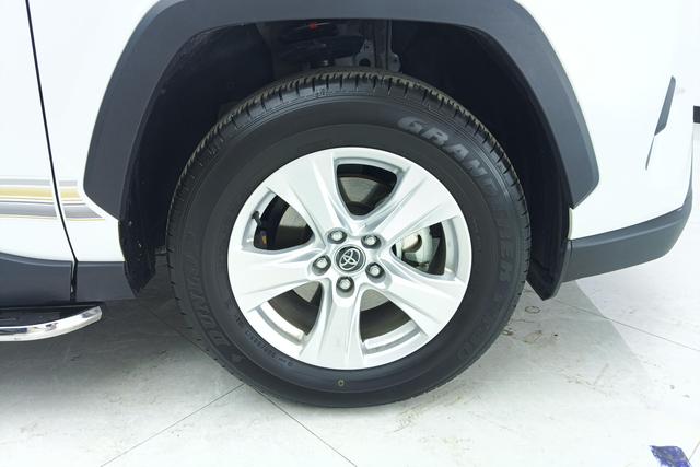 Toyota RAV4 Rongfang 2024 Белый из Китая, фото 4