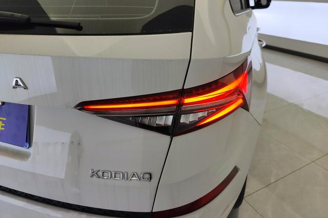 Skoda Kodiaq 2024 TSI 330 5 2 WD — фото 6