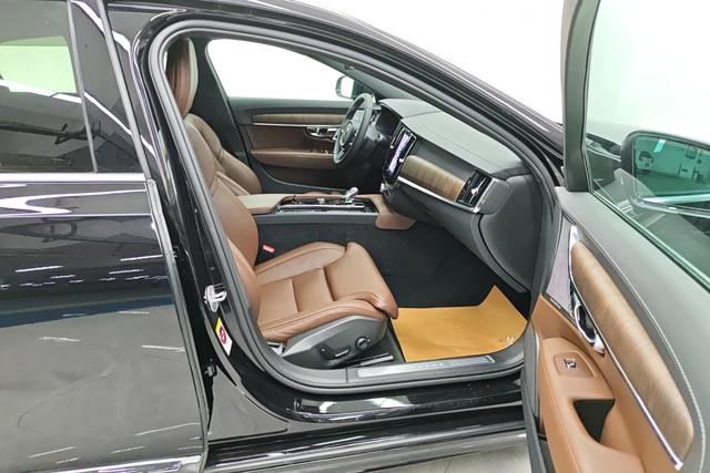 Volvo S90 2025 B 5 — фото 15