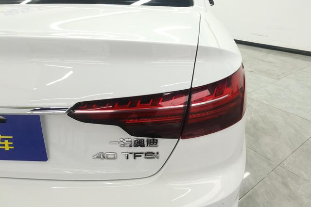 Audi A4L 2020 Белый из Китая, фото 3