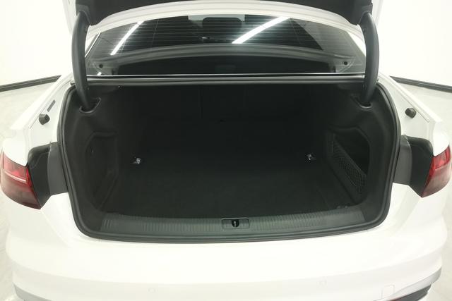 Audi A4L 2020 Белый из Китая, фото 4