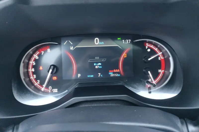 Toyota RAV 4 2.0 L CVT 2 WD — фото 11