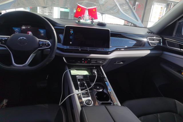 Volkswagen Teramont 2024 380 TSI 4 WD — фото 12