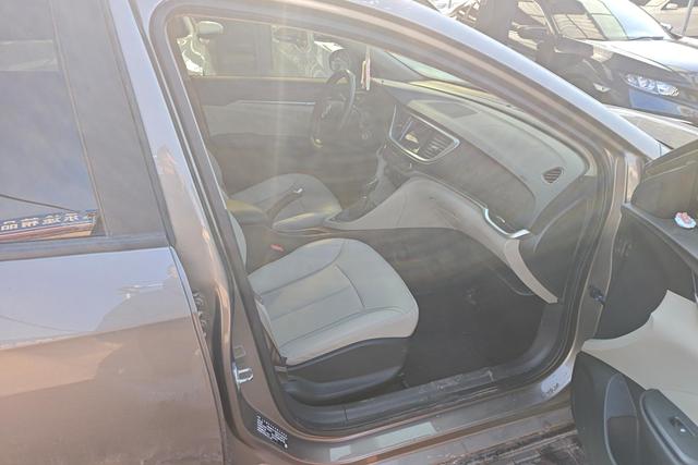 Buick Yinglang id 3784144 из Китая 17