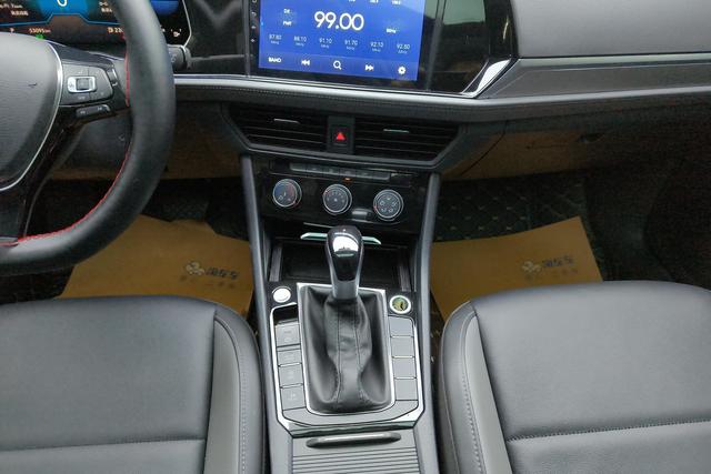 Volkswagen Sagitar 2022 280 TSI DSG — фото 9