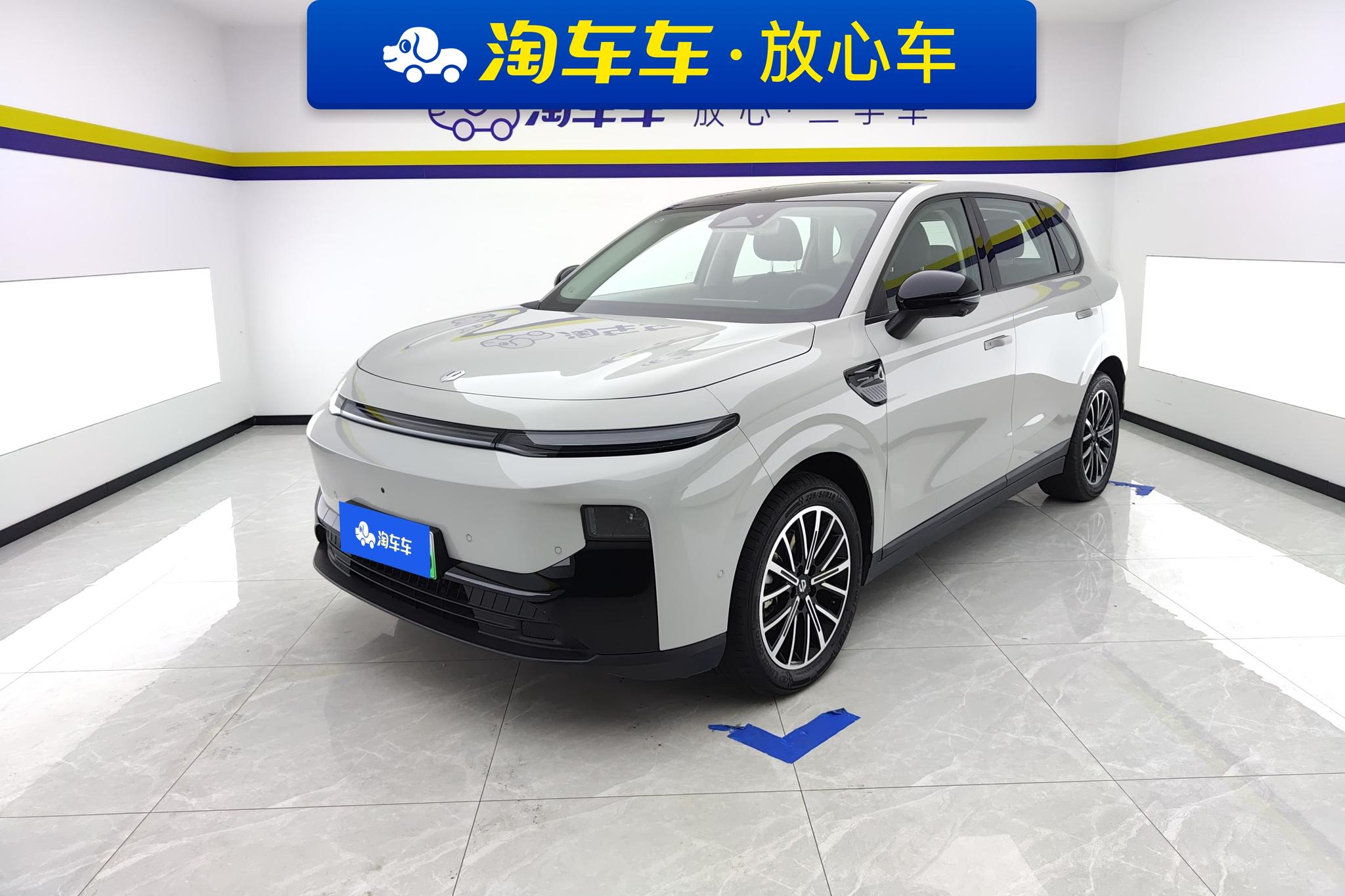 Leapmotor B10