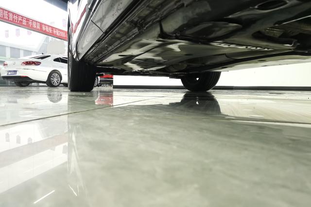 Volkswagen Tayron 2023 330 TSI 2 WDR-Line — фото 6