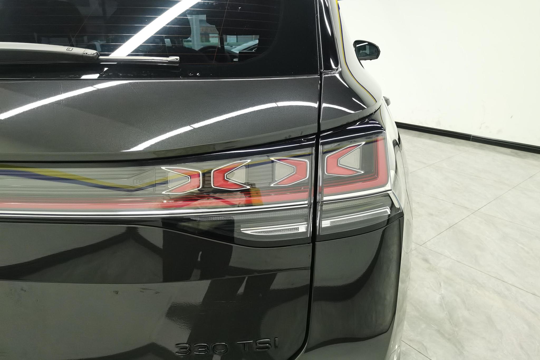Volkswagen Tayron 2023 330TSI R-Line