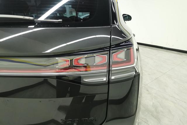Volkswagen Tayron 2023 330 TSI 2 WDR-Line — фото 12
