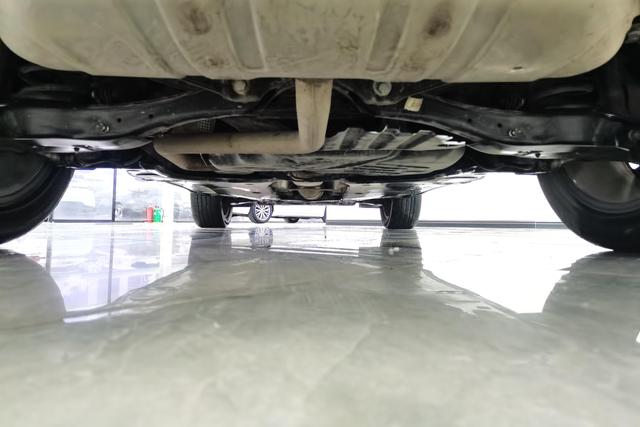Volkswagen Tayron 2023 330 TSI 2 WDR-Line — фото 5