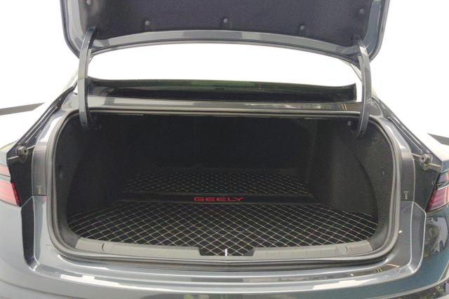 Geely Automobile Xingrui id 3857664 из Китая 14