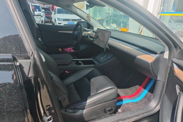 Tesla Model 3 2021 Черный из Китая, фото 5