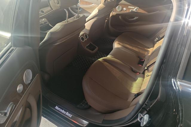 Mercedes-Benz E-Class 2023 E 300 L Luxury — фото 16