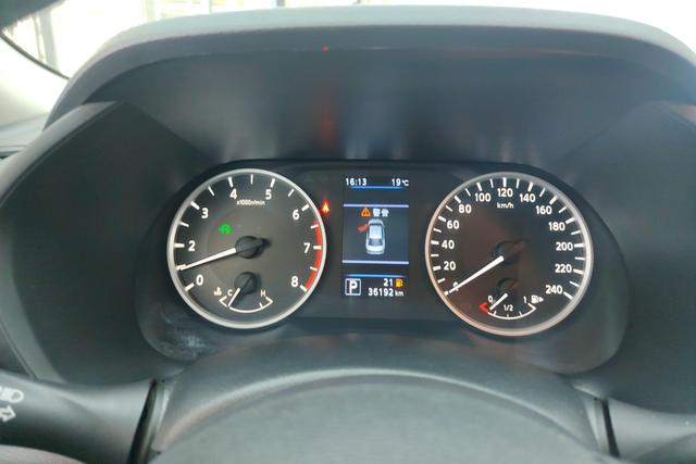 Nissan Xuan Yi 2022 Белый из Китая