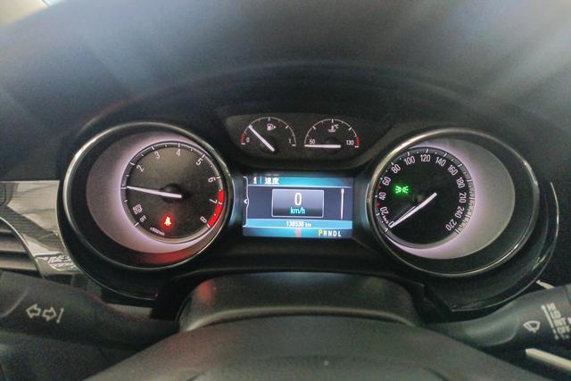 Buick Verano 2015 20 T DCTLeading — фото 14