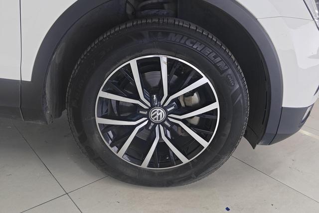 Volkswagen Tiguan L 2017 — фото 11