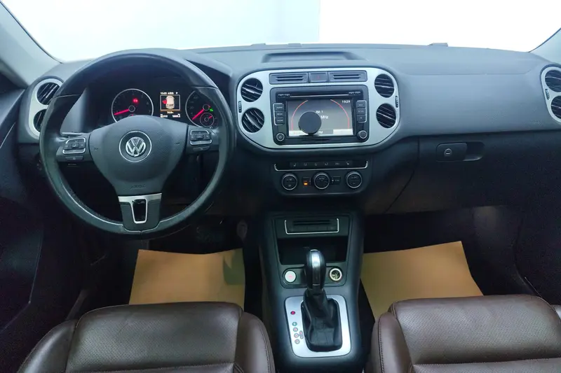 Volkswagen Tiguan — фото 9