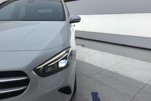 Mercedes-Benz Class B 2021 Белый из Китая