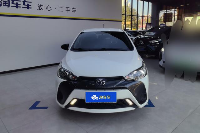 Toyota YARiS L 2019 — фото 2