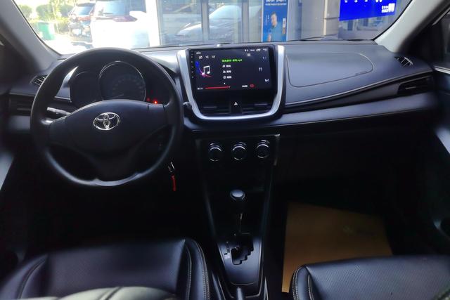 Toyota YARiS L 2019 — фото 12