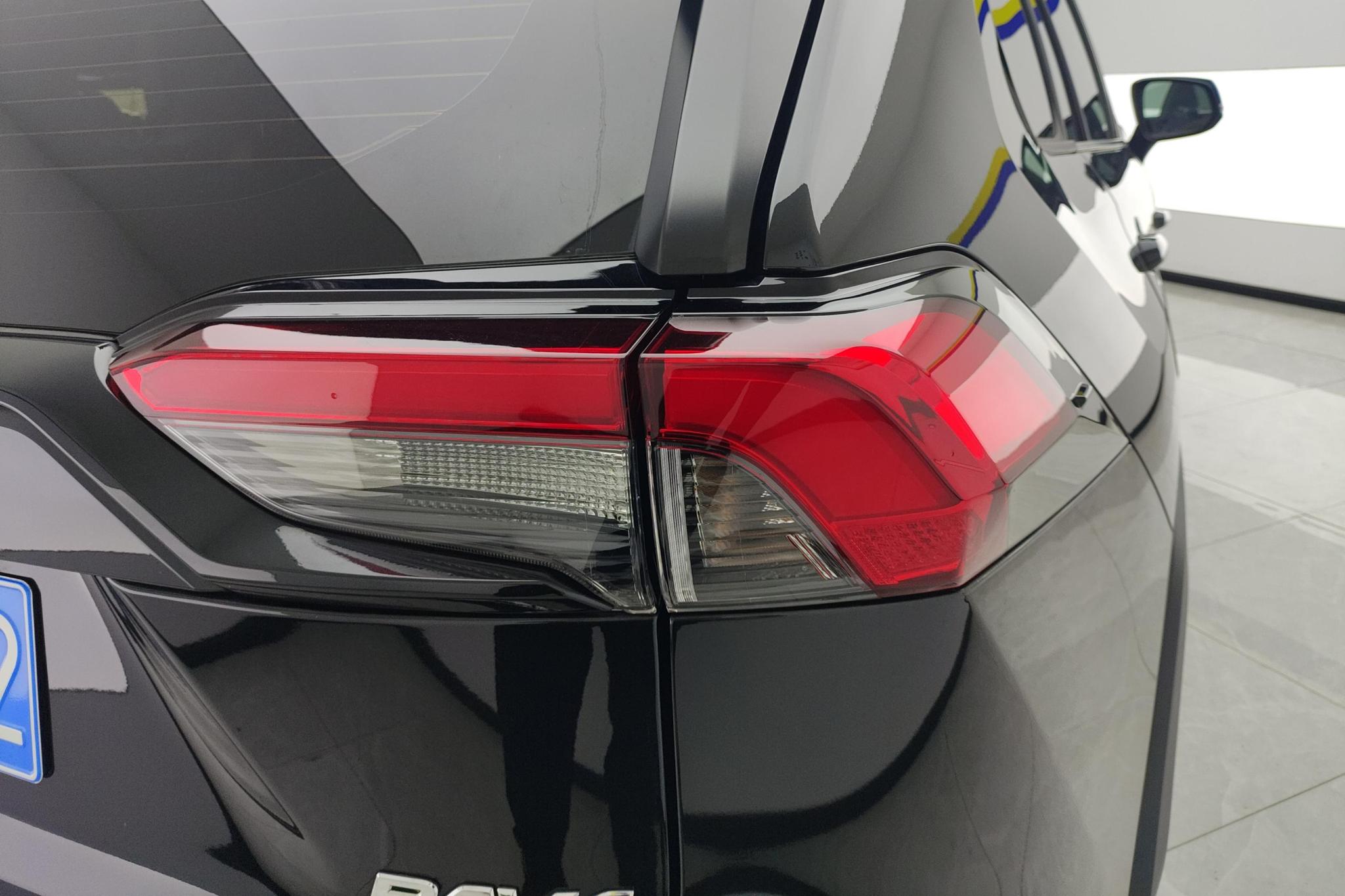 Toyota RAV4 2023 2.0L CVT PLUS
