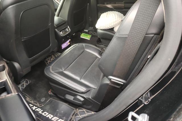 Ford Explorer 2021 Черный из Китая, фото 2