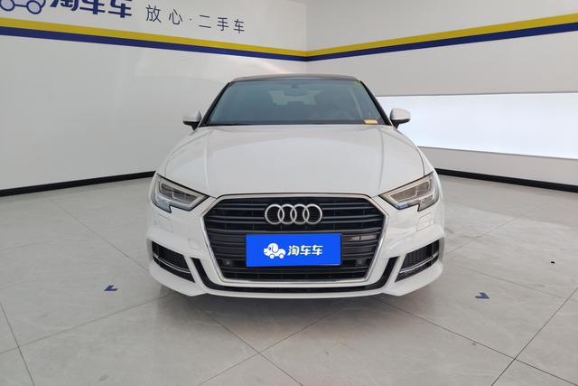 Audi A3 2018 30 Limousine 35 TFSI Sport — фото 2
