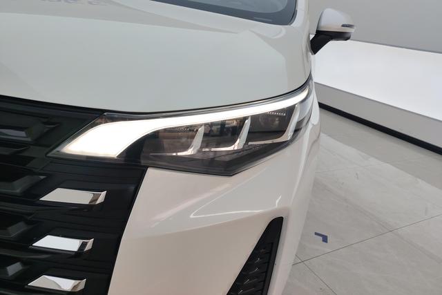 GAC Trumpchi Trumpchi M6 id 3810371 из Китая 10