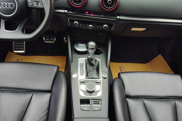 Audi A3 2020 Белый из Китая