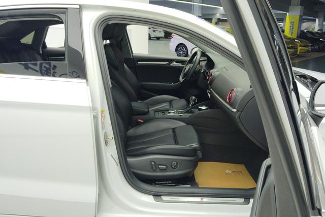 Audi A3 2020 Белый из Китая, фото 5