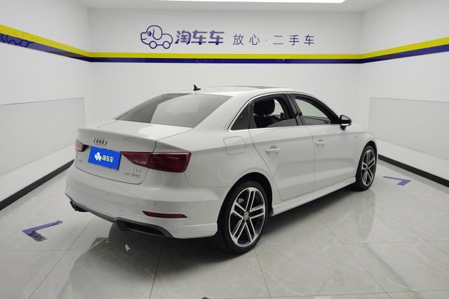Audi A3 id 3837360 из Китая 15