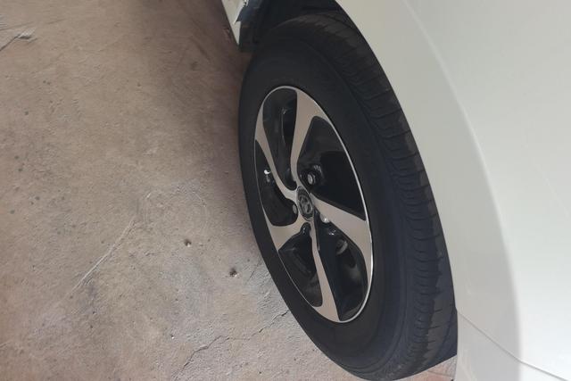Toyota Levin 2017 1.8 H GS CVT V — фото 8