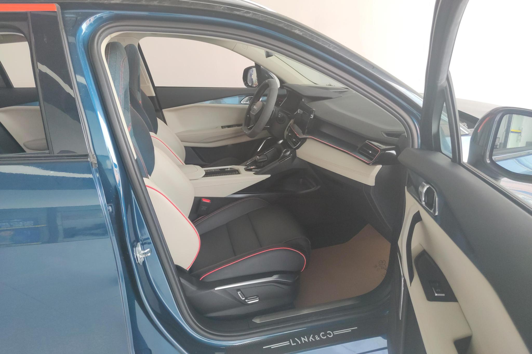Lynk & Co 06 2020 1.5T Halo