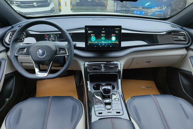 BYD QIN PLUS Hybrid 2021 — фото 13