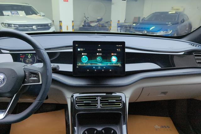 BYD QIN PLUS Hybrid 2021 — фото 8