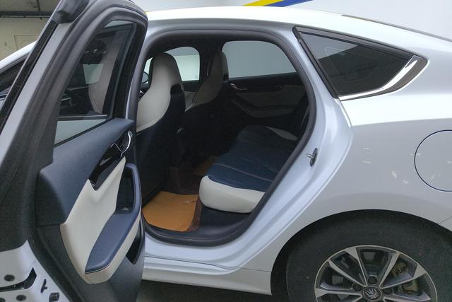 BYD QIN PLUS Hybrid 2021 — фото 16