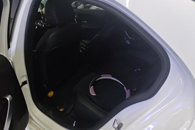 Mercedes-Benz Class A 2021 Белый из Китая, фото 4