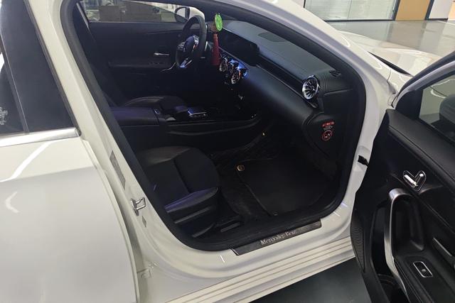 Mercedes-Benz Class A id 3781351 из Китая 12