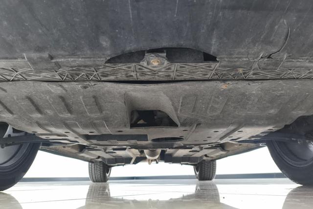 Changan Auchan Z6 2022 1.5 T DCT — фото 12